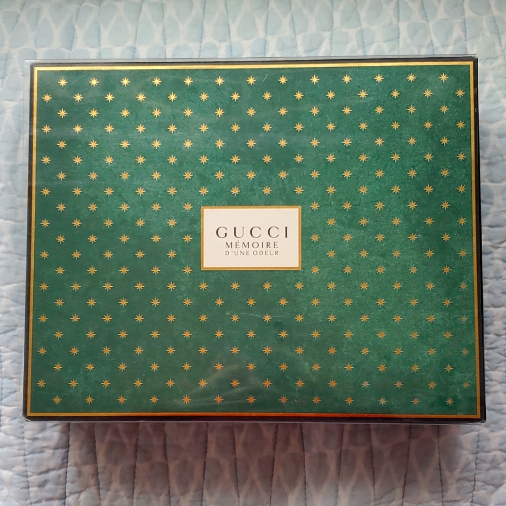 "Gucci Mémoire d'une odeur" perfume and shower gel set